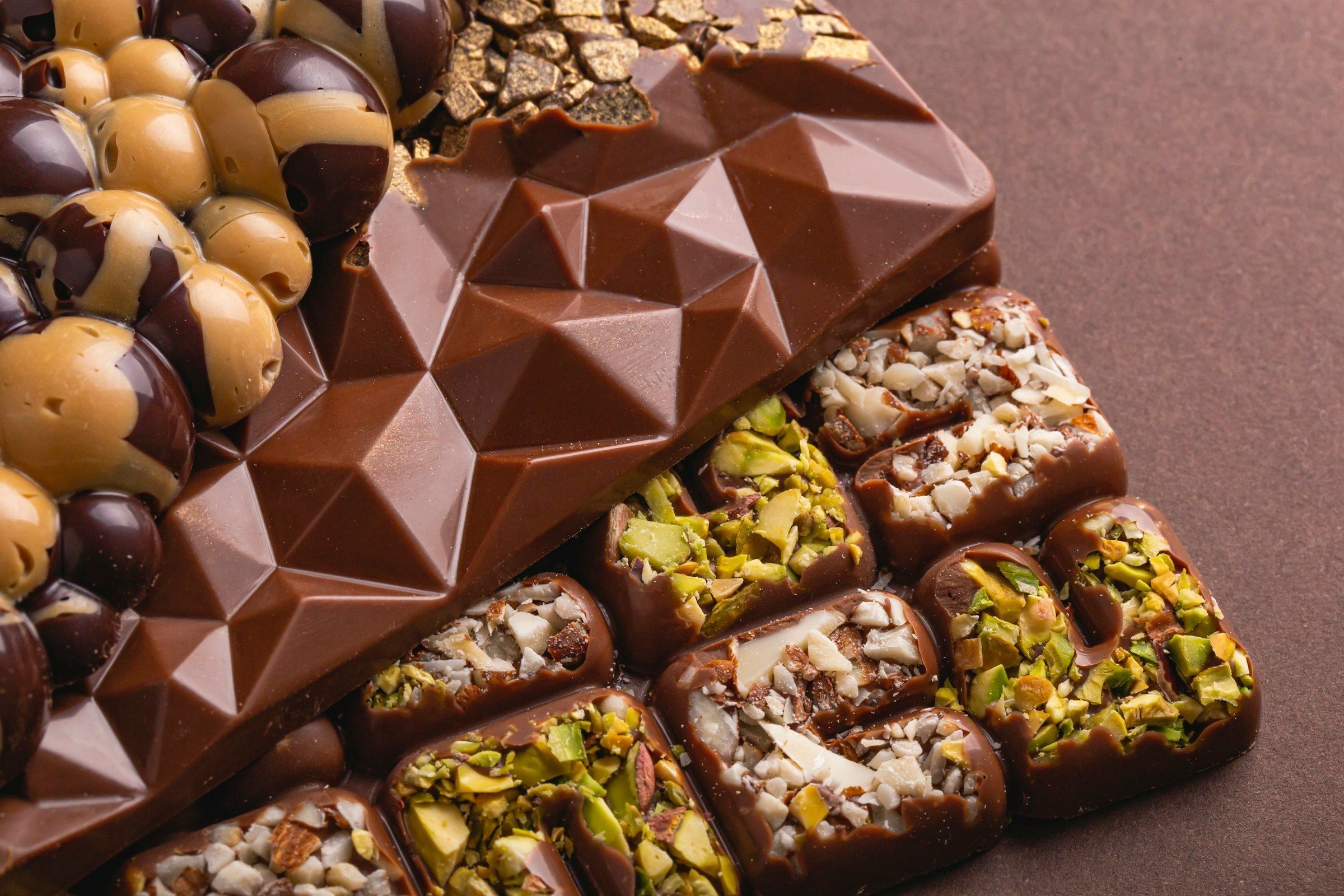 Dubai chocolate bars filled with pistachio